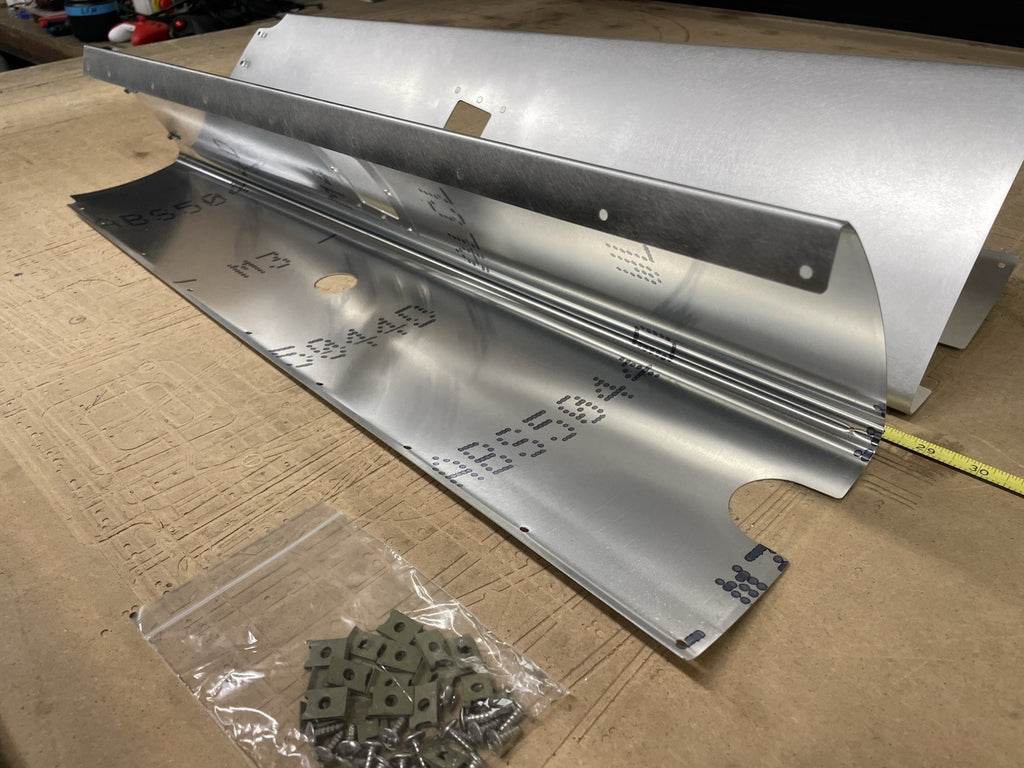 ✈️ NEW Cessna 182P style Main Gear Leg Fairings SET,PN: SVK0741624 , SVK0741624