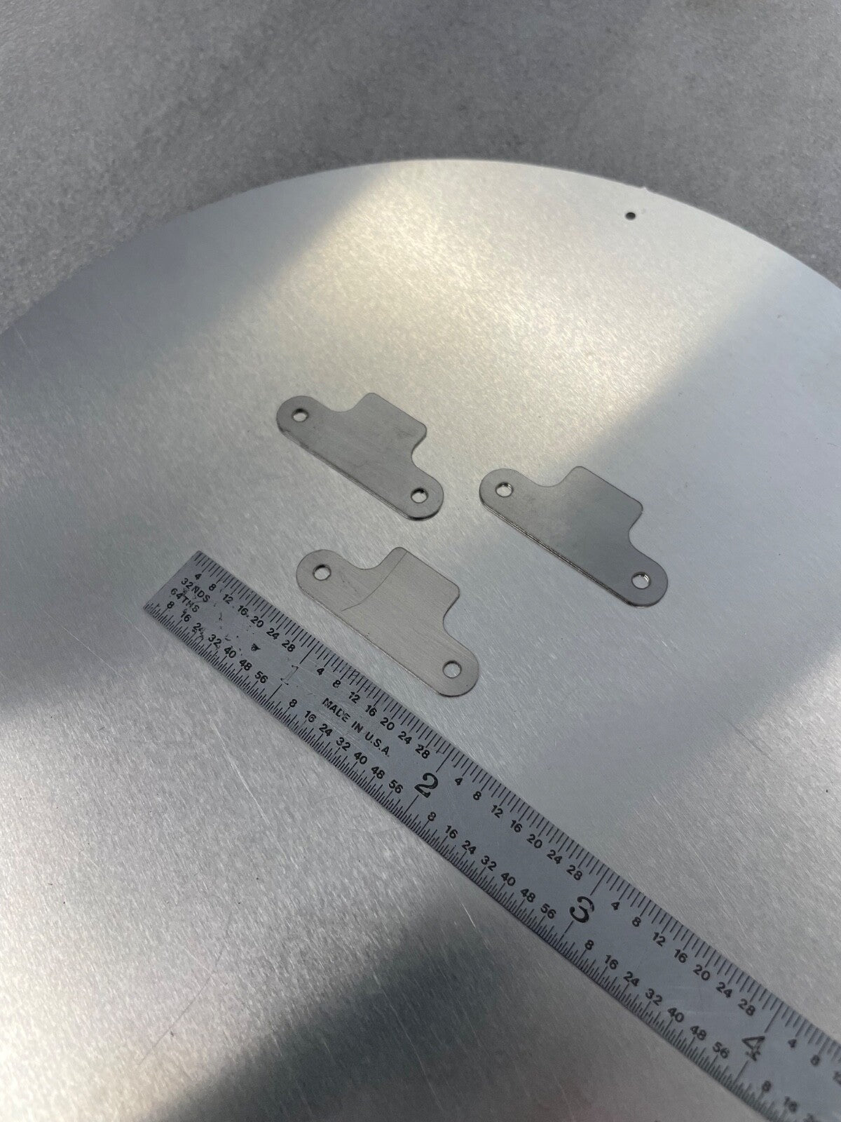 Cessna style OIL DOOR STRIKER PLATE PN: SVK1552004-25