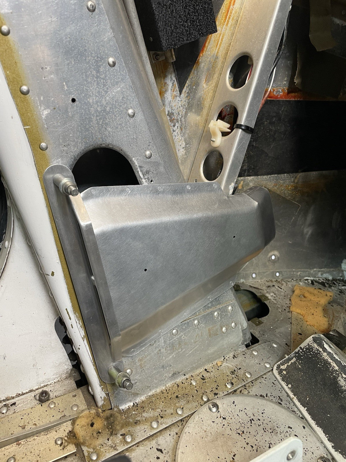 ✈️ Cessna 172 style HEATER OULTLET ,DUCT WITH TRIM,PN:SVK0513456-1 ,SVK0515020-1