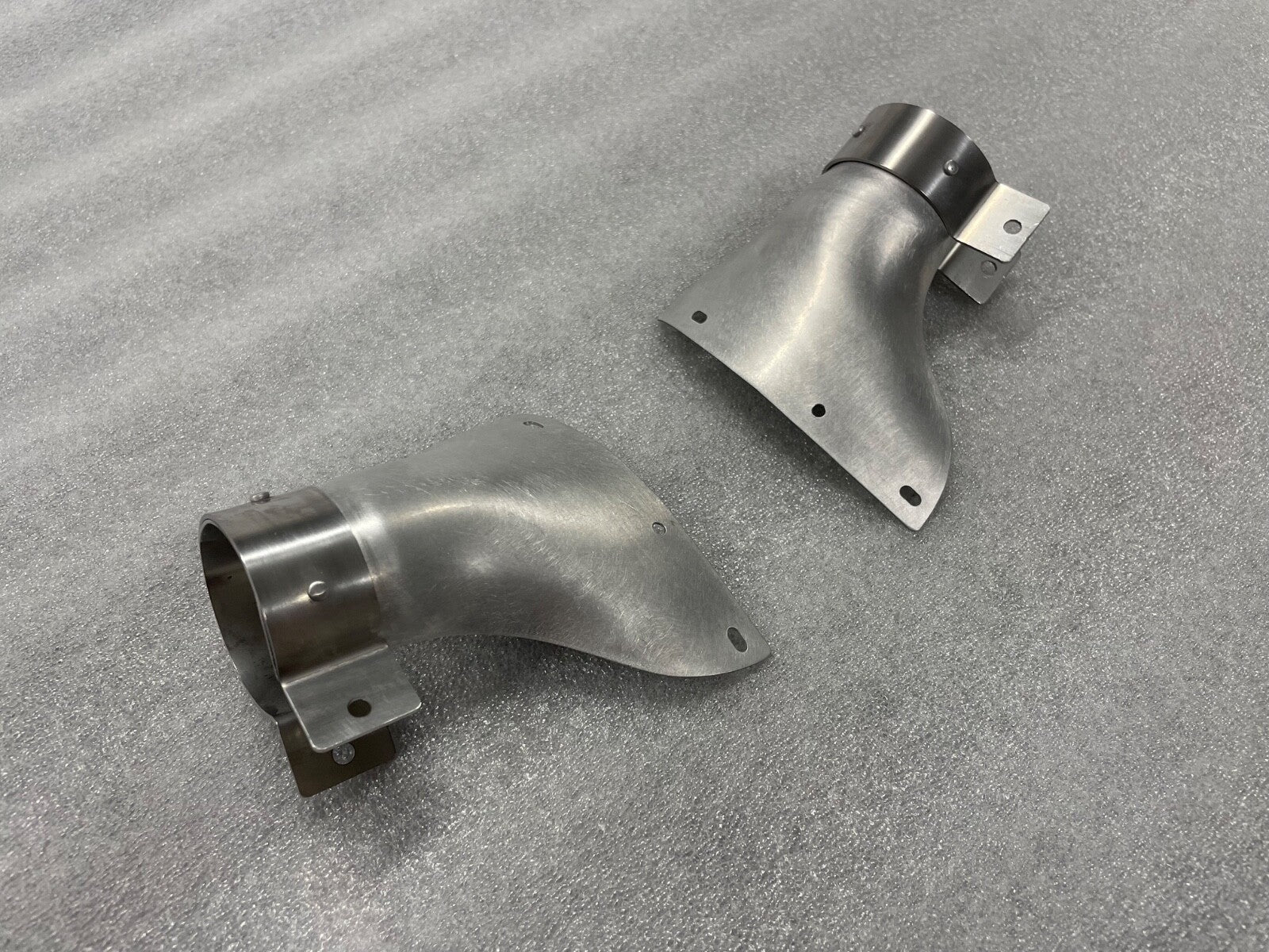 ✈️ Cessna 172 style LANDING GEAR PLATE COVER,PN: SVK0541191-1,SVK0541191-2 LH/RH