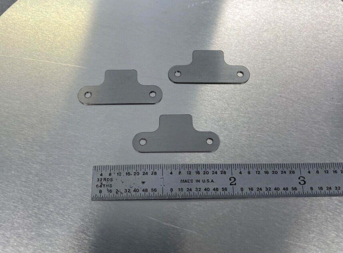 Cessna style OIL DOOR STRIKER PLATE PN: SVK1552004-25