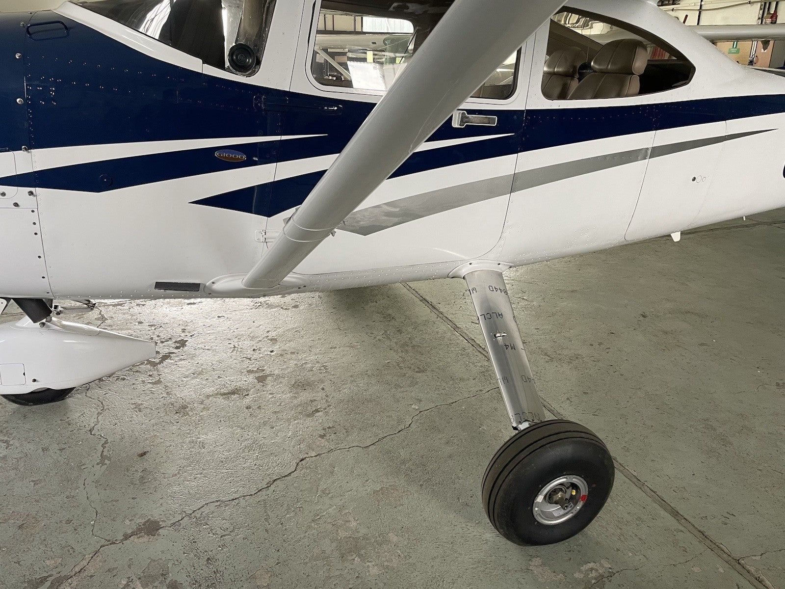 ✈️ Cessna 182 style LEFT HAND Main Gear Leg Fairing;PN: SVK0741624 , SVK0741639