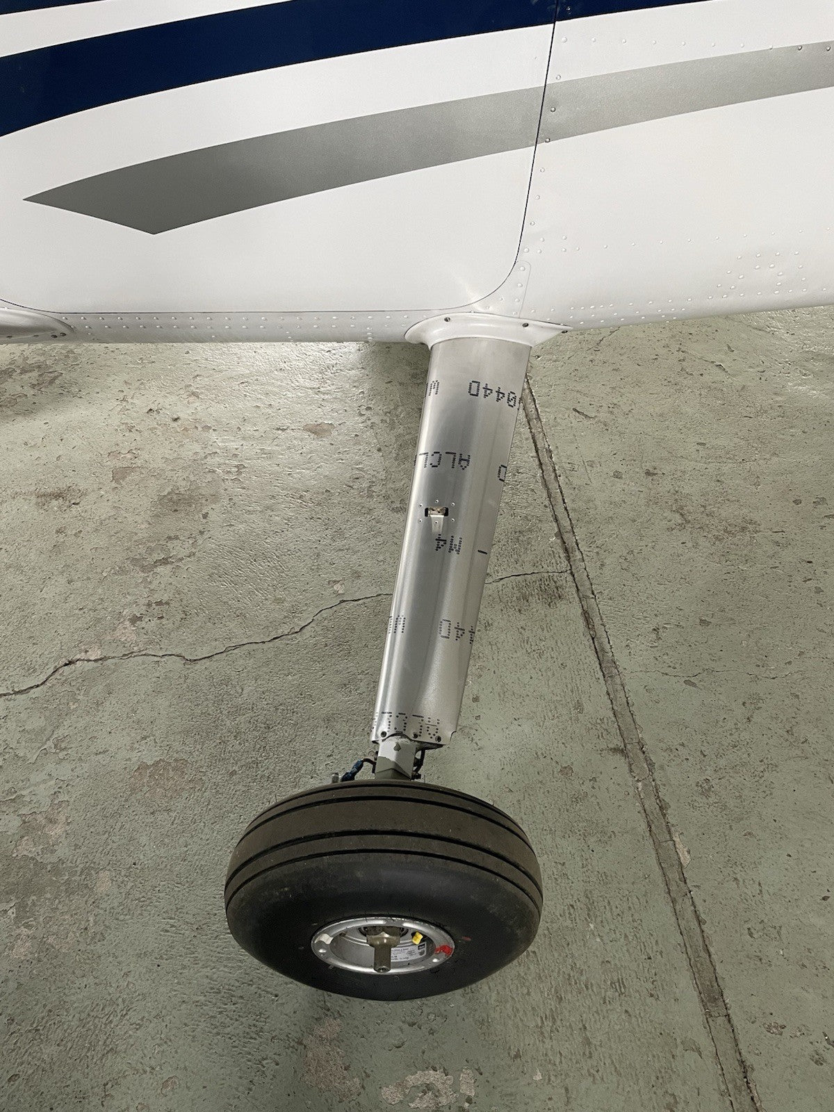 Cessna182TS style Main Gear Leg Fairings SET ;PN:SVK0741624,SVK0741639-15S 16S