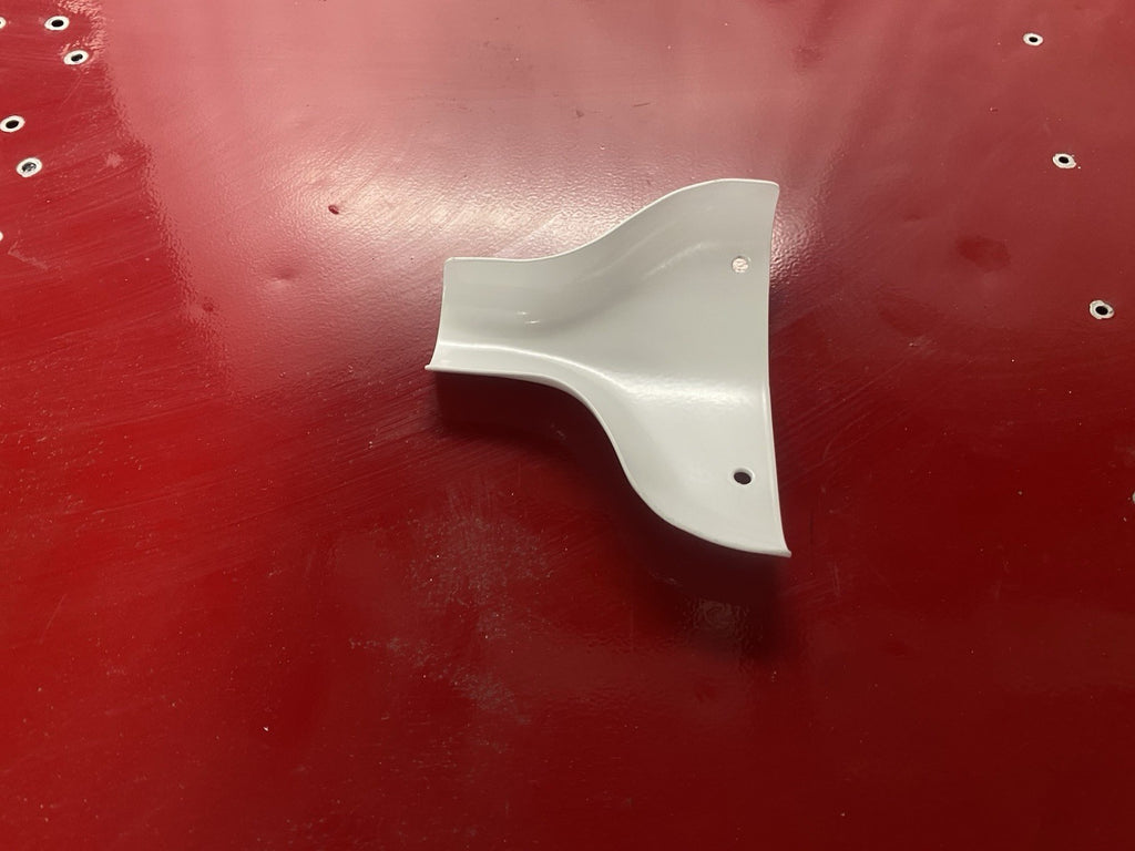 Cessna 150 152 Style LANDING GEAR PLATE COVER  PN:SVK0441218-2LH,SVK0441218-1RH