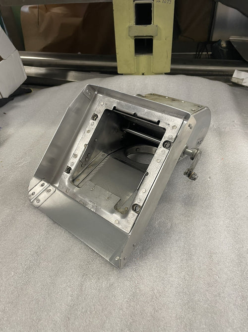 Cessna 150 152 Style AIRFILTER/AIRBOX SHROUD ASSEMBLY HOLDER PN: SVK0552130-11