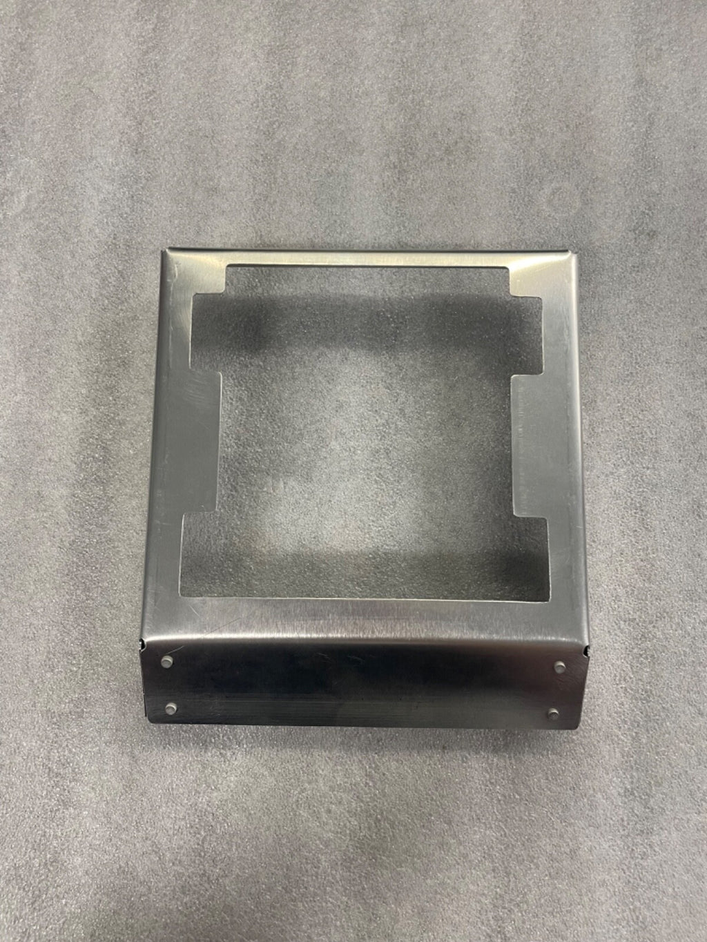 Cessna 150 152 Style AIRFILTER/AIRBOX SHROUD ASSEMBLY HOLDER PN: SVK0552130-11