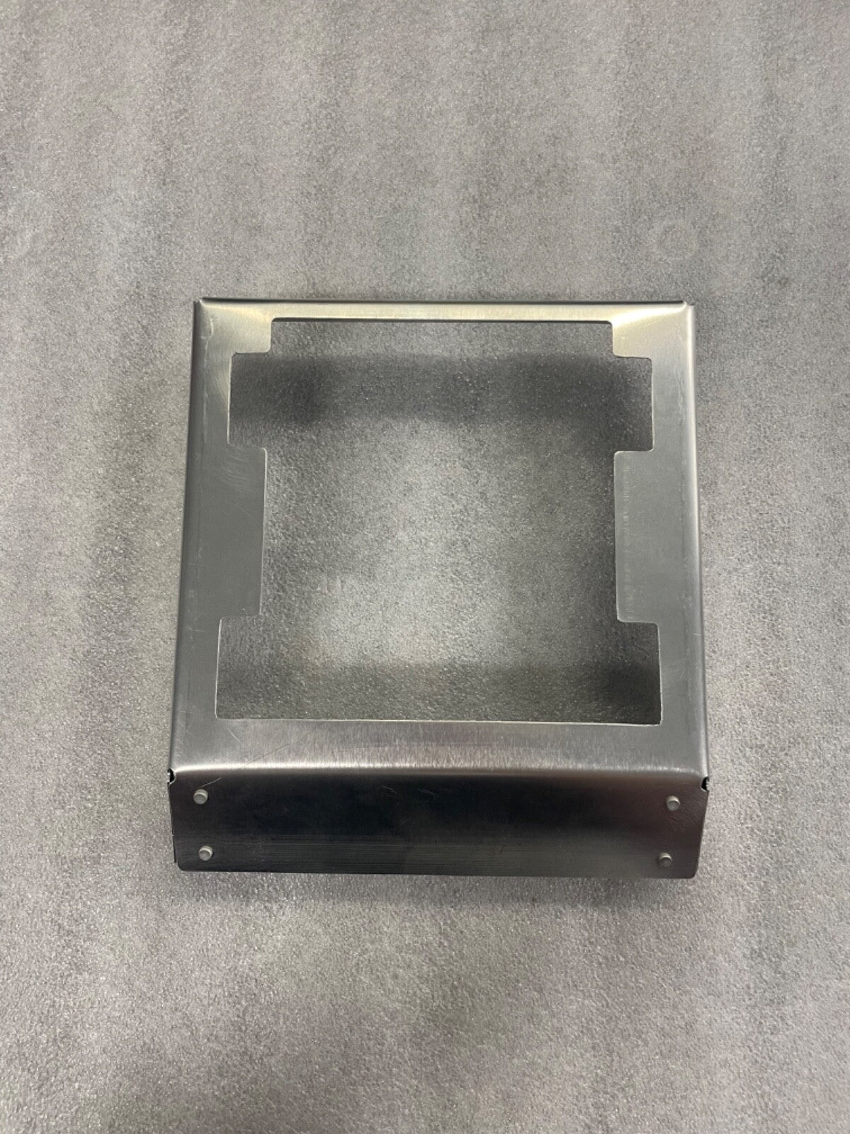 Cessna 150 152 Style AIRFILTER/AIRBOX SHROUD ASSEMBLY HOLDER PN: SVK0552130-11