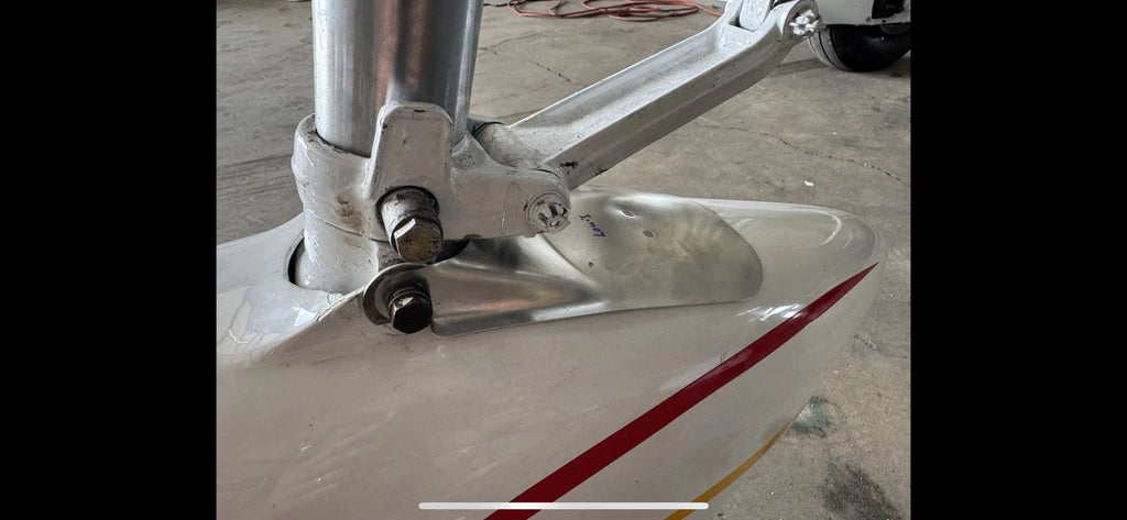 ✈️Cessna 150 172 182 210 style NEW NOSE GEAR FAIRING PANT PLATE,PN:SVK0743609-10