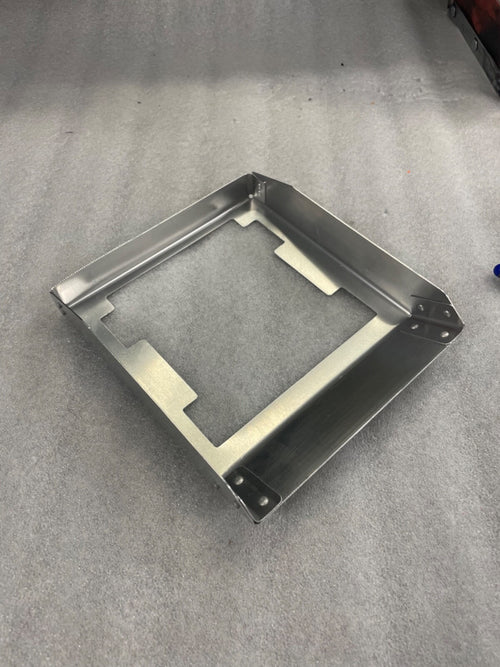 Cessna 150 152 Style AIRFILTER/AIRBOX SHROUD ASSEMBLY HOLDER PN: SVK0552130-11