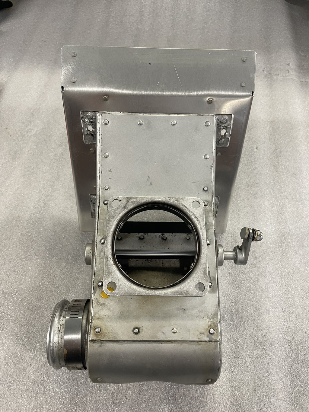 Cessna 150 152 Style AIRFILTER/AIRBOX SHROUD ASSEMBLY HOLDER PN: SVK0552130-11