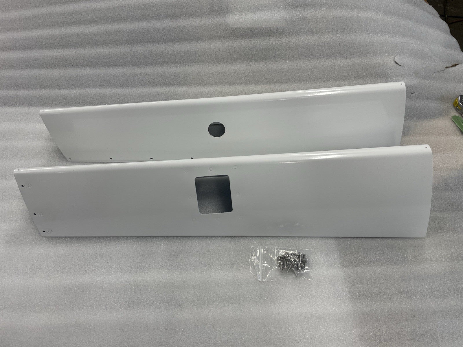 ✈️ Cessna 172 style Main Gear Leg Fairings SET ;PN: SVK0541193-7 ; SVK0541193-8