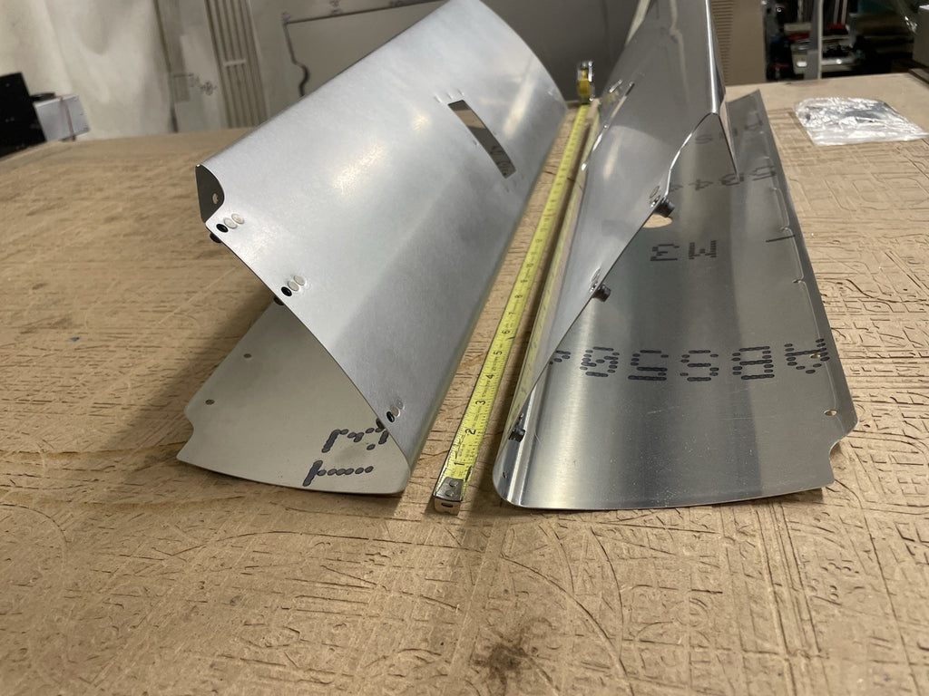 ✈️ NEW Cessna 182P style Main Gear Leg Fairings SET,PN: SVK0741624 , SVK0741624