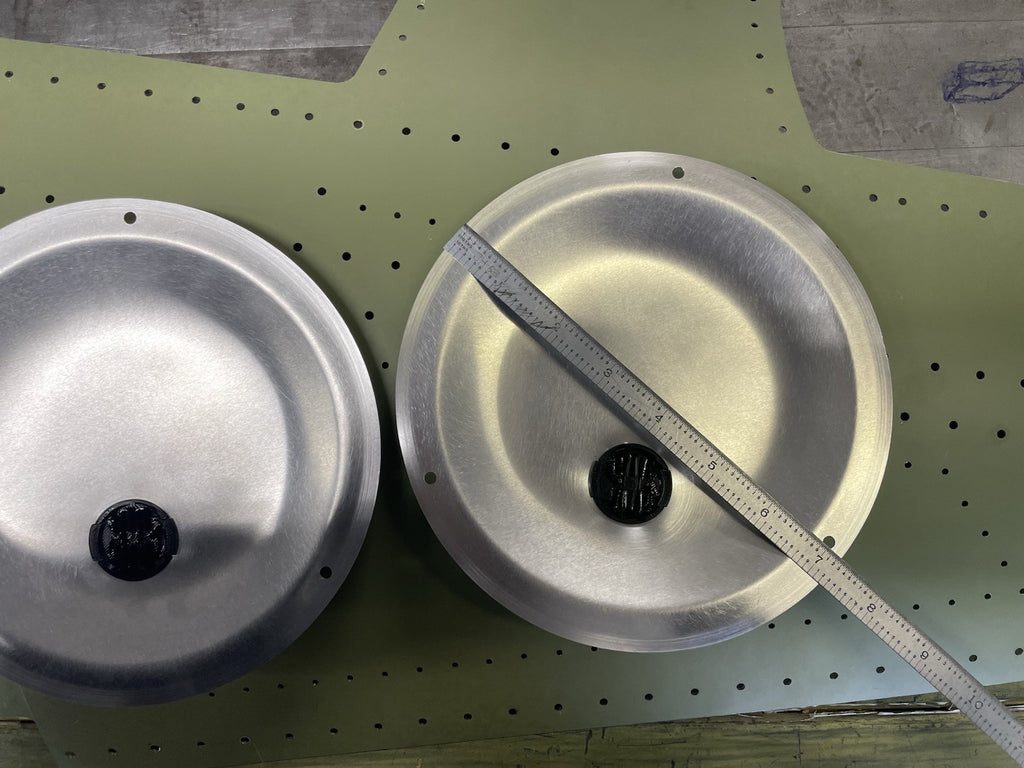 ✈️Cessna / Piper style SET OF WHEEL COVER HUBCAPS (7.25” Dia.)WITH VALVE OPENI.