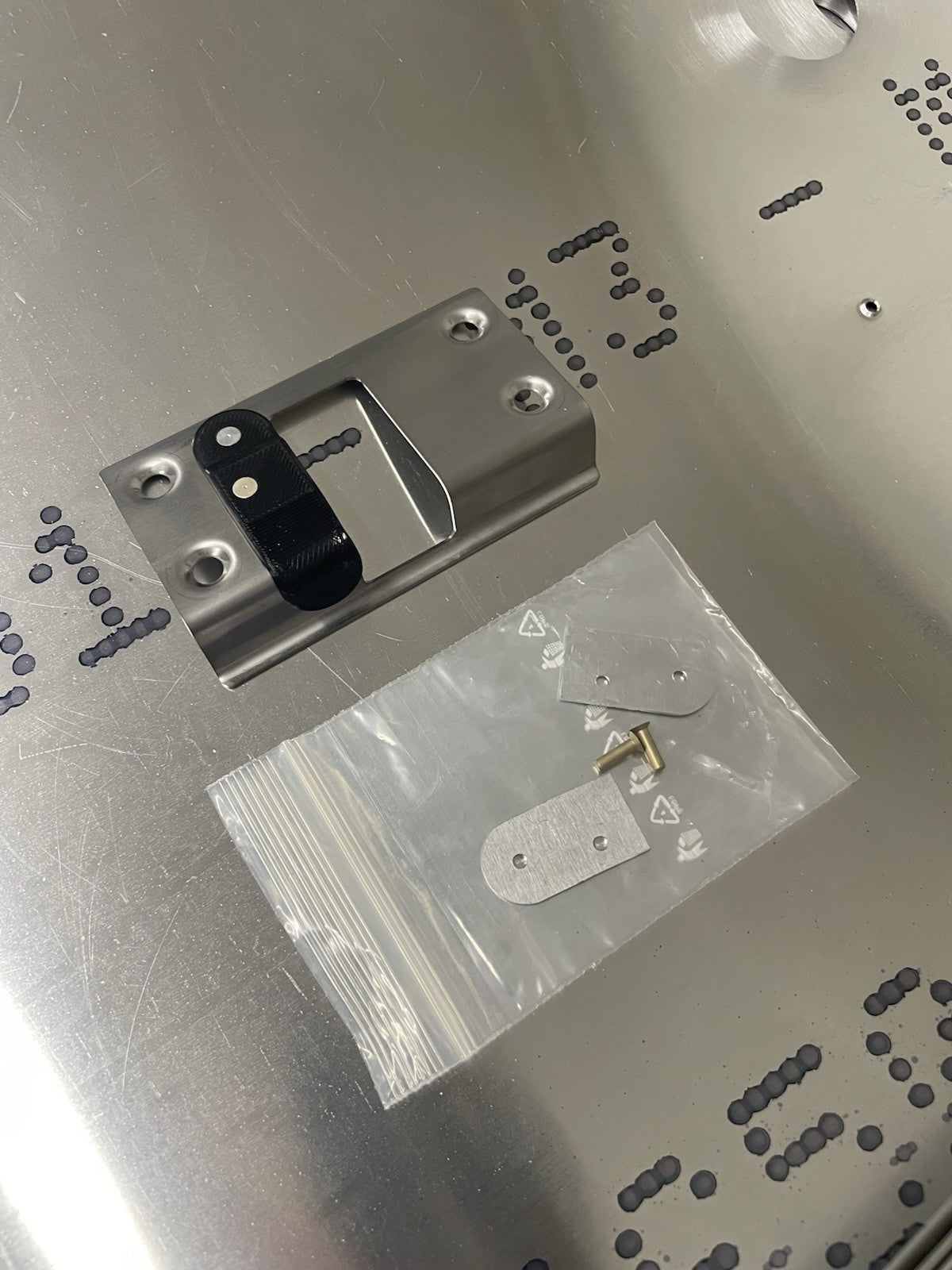 ✈️Cessna 182 style CABIN DOOR STRIKER PLATE LH/RH,PN:SVK1212144-1,SVK1212145-1