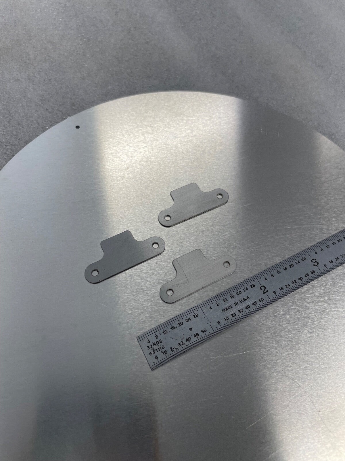 Cessna style OIL DOOR STRIKER PLATE PN: SVK1552004-25