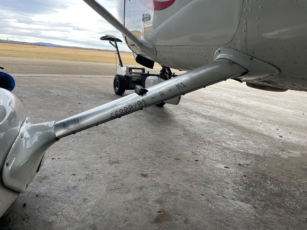 ✈️ Cessna 182 style Main Gear Leg Fairings SET ; PN: SVK0741624 , SVK0741639