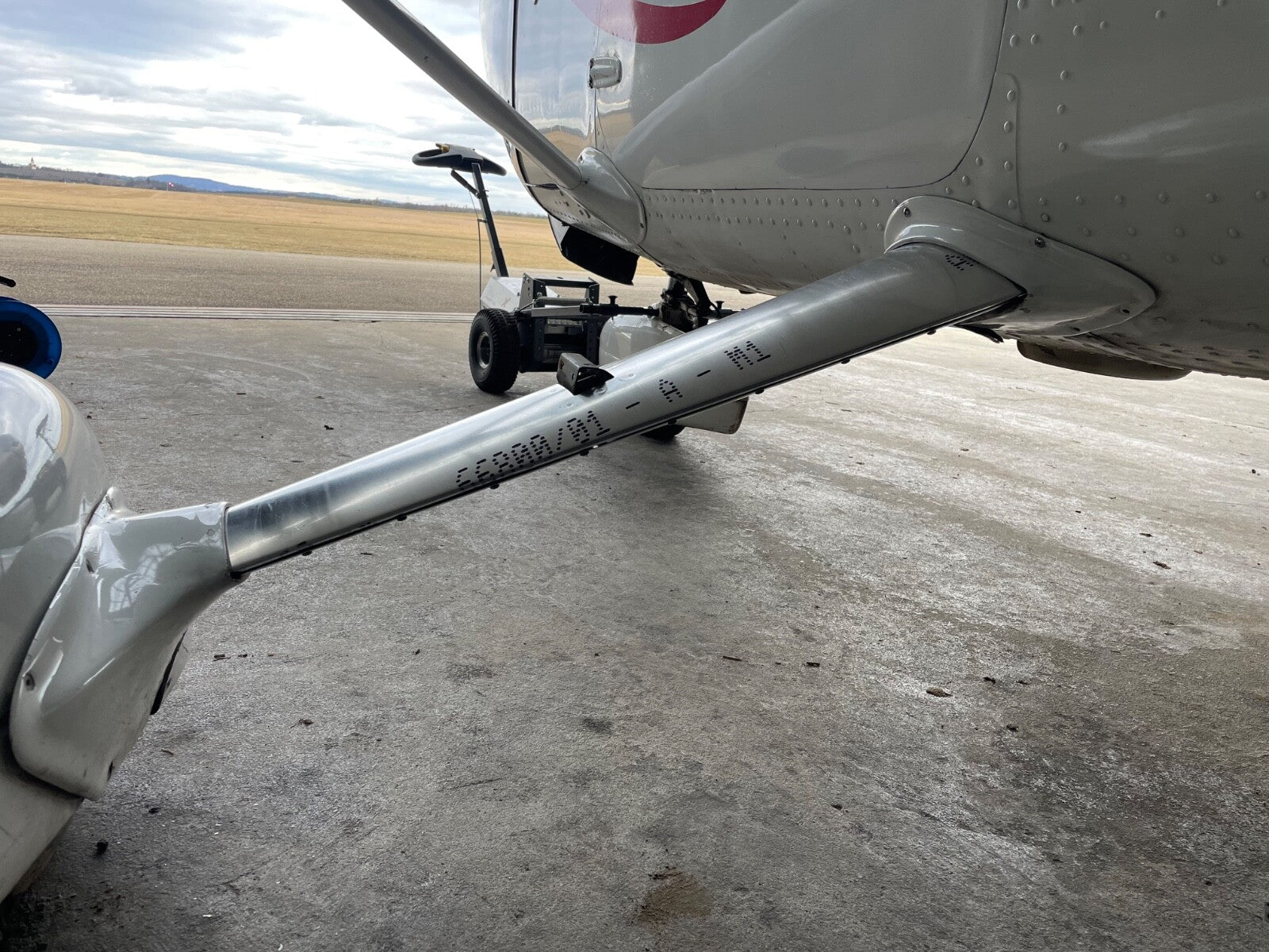 ✈️ Cessna 182 style Main Gear Leg Fairings SET ; PN: SVK0741624 , SVK0741639