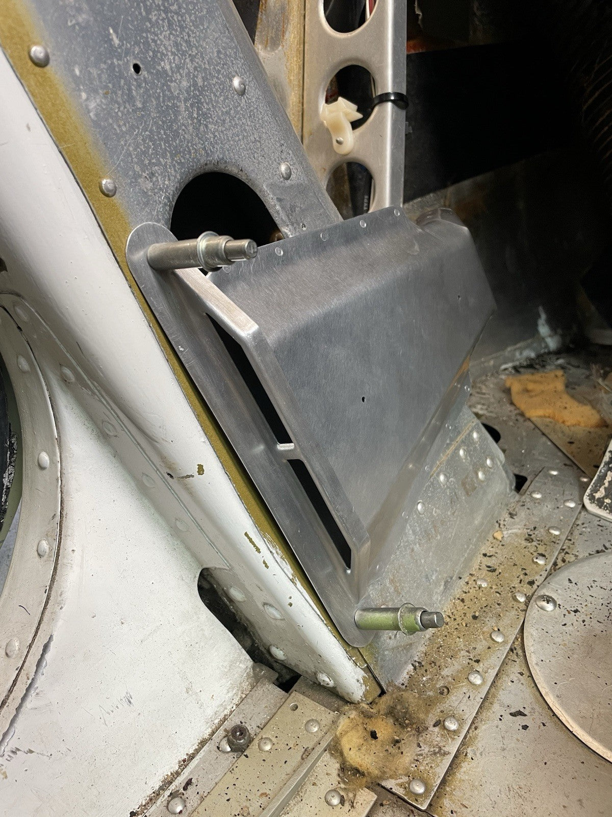 ✈️ Cessna 172 style HEATER OULTLET ,DUCT WITH TRIM,PN:SVK0513456-1 ,SVK0515020-1