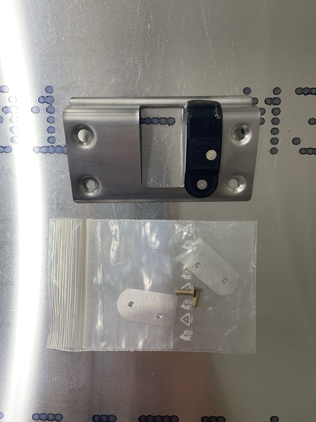 ✈️Cessna 182 style CABIN DOOR STRIKER PLATE LH/RH,PN:SVK1212144-1,SVK1212145-1