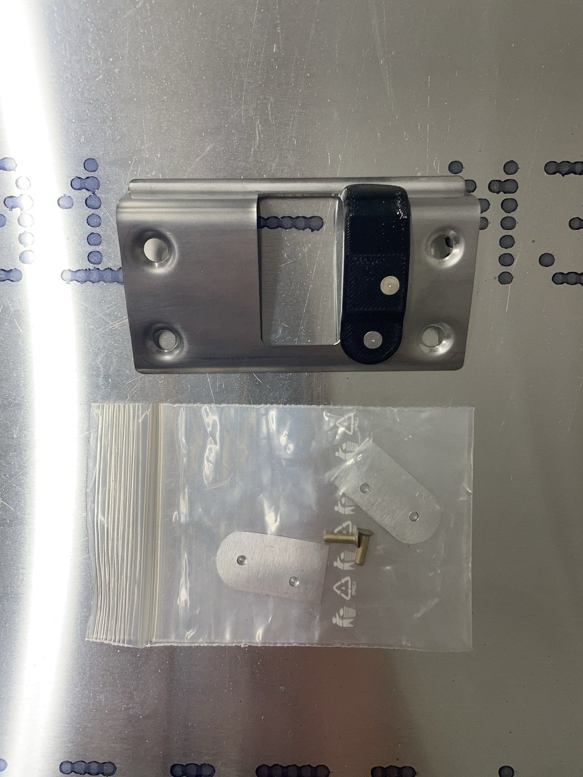 ✈️Cessna 182 style CABIN DOOR STRIKER PLATE LH/RH,PN:SVK1212144-1,SVK1212145-1