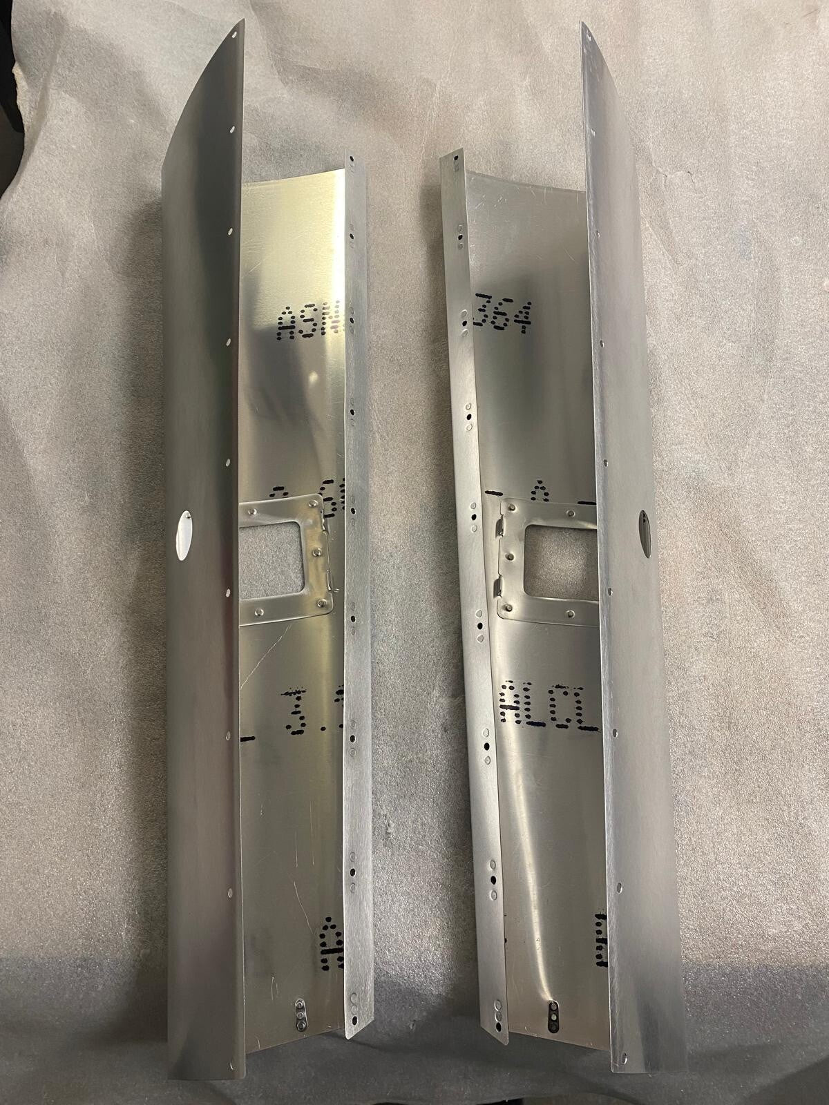 ✈️ Cessna 172 style RIGHT Main Gear Leg Fairing, PN: SVK0541193-8