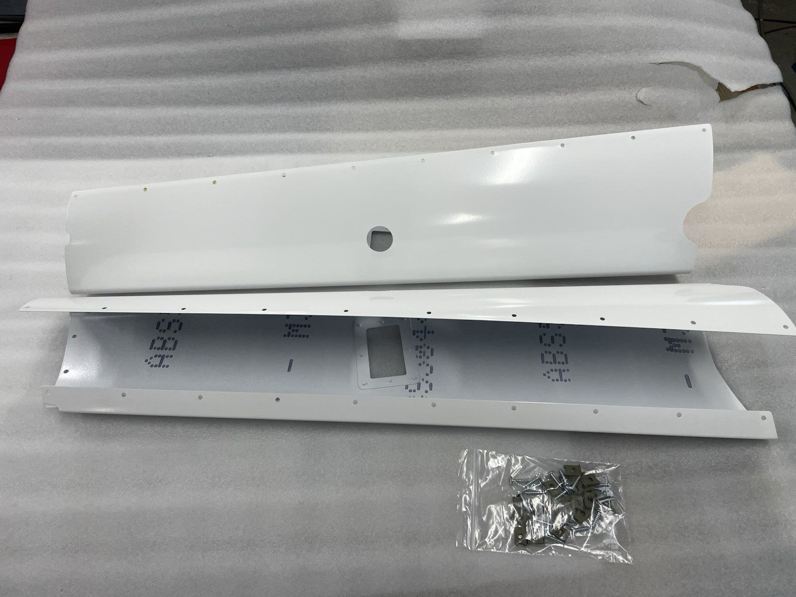 ✈️ Cessna 182 style Main Gear Leg Fairings SET ; PN: SVK0741624 , SVK0741639