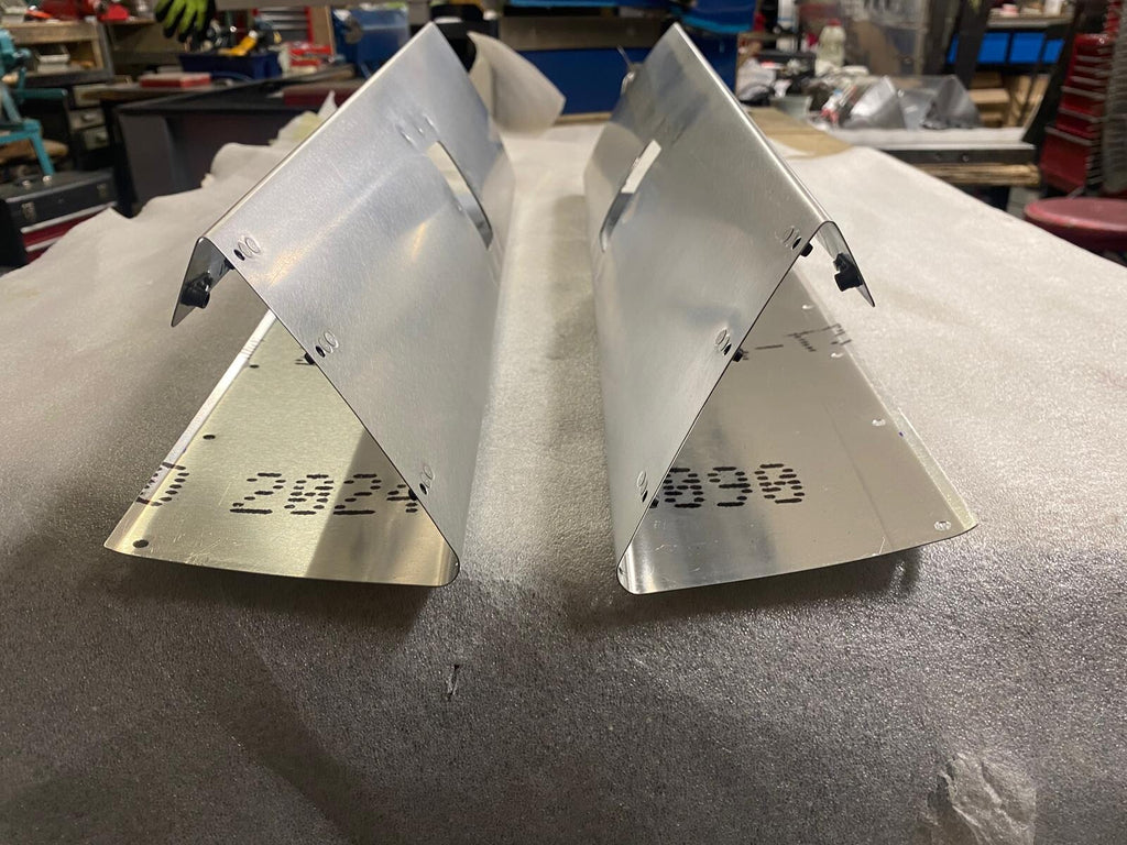 ✈️ Cessna 172 style RIGHT Main Gear Leg Fairing, PN: SVK0541193-8
