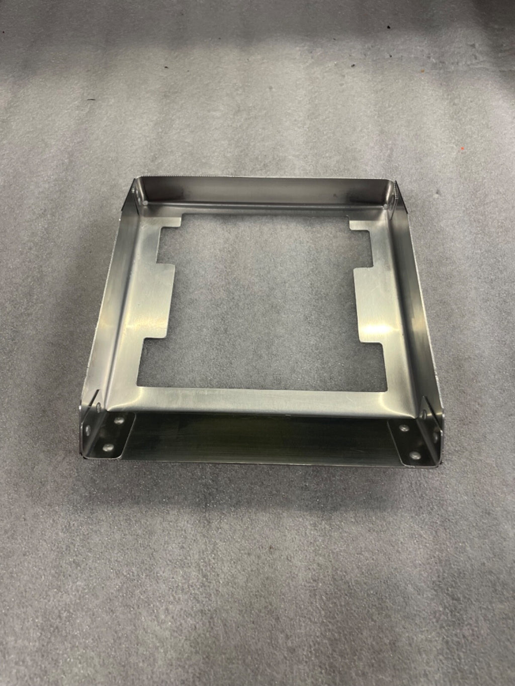Cessna 150 152 Style AIRFILTER/AIRBOX SHROUD ASSEMBLY HOLDER PN: SVK0552130-11
