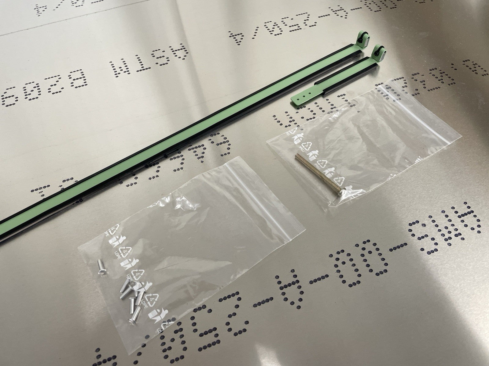 ✈️ Cessna 150 152 style SET OF NEW FUEL TANK STRAP,PN:SVK0523522-11,SVK0523522-1