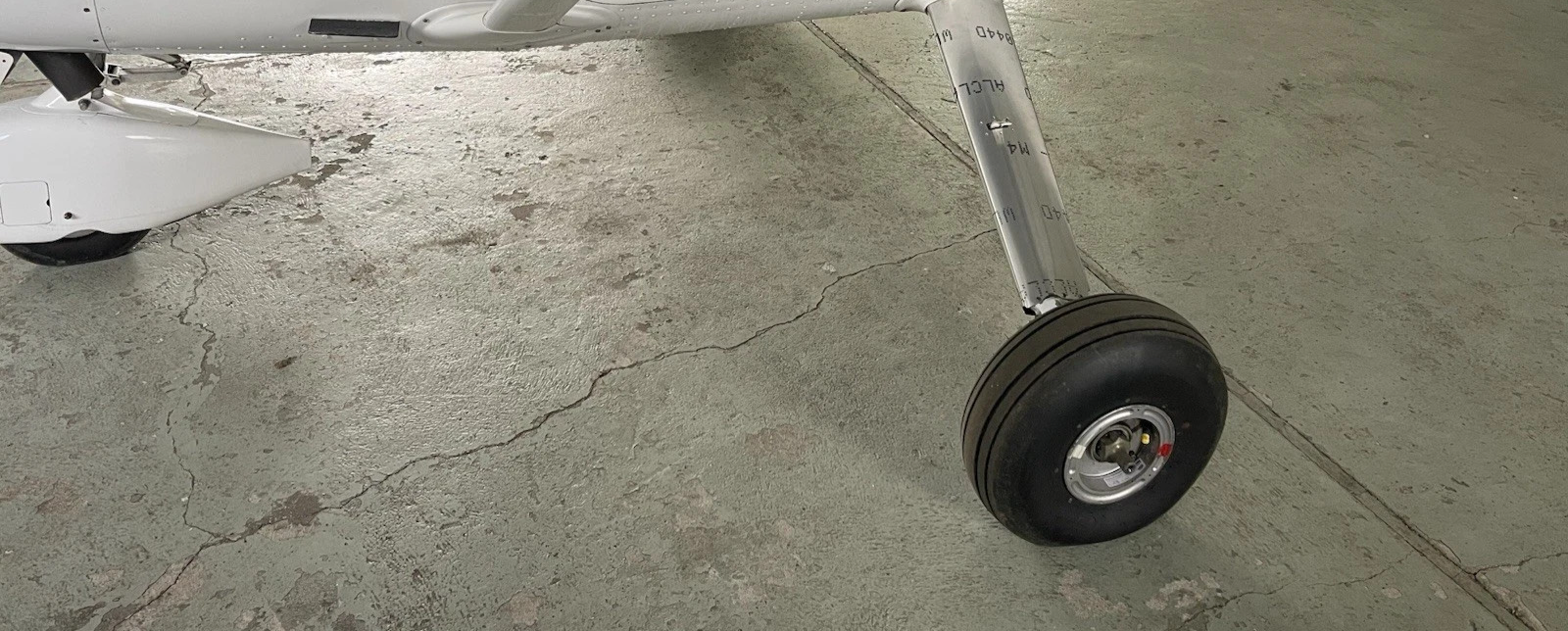 ✈️ Cessna 182 style Main Gear Leg Fairings SET ; PN: SVK0741624 , SVK0741639-16