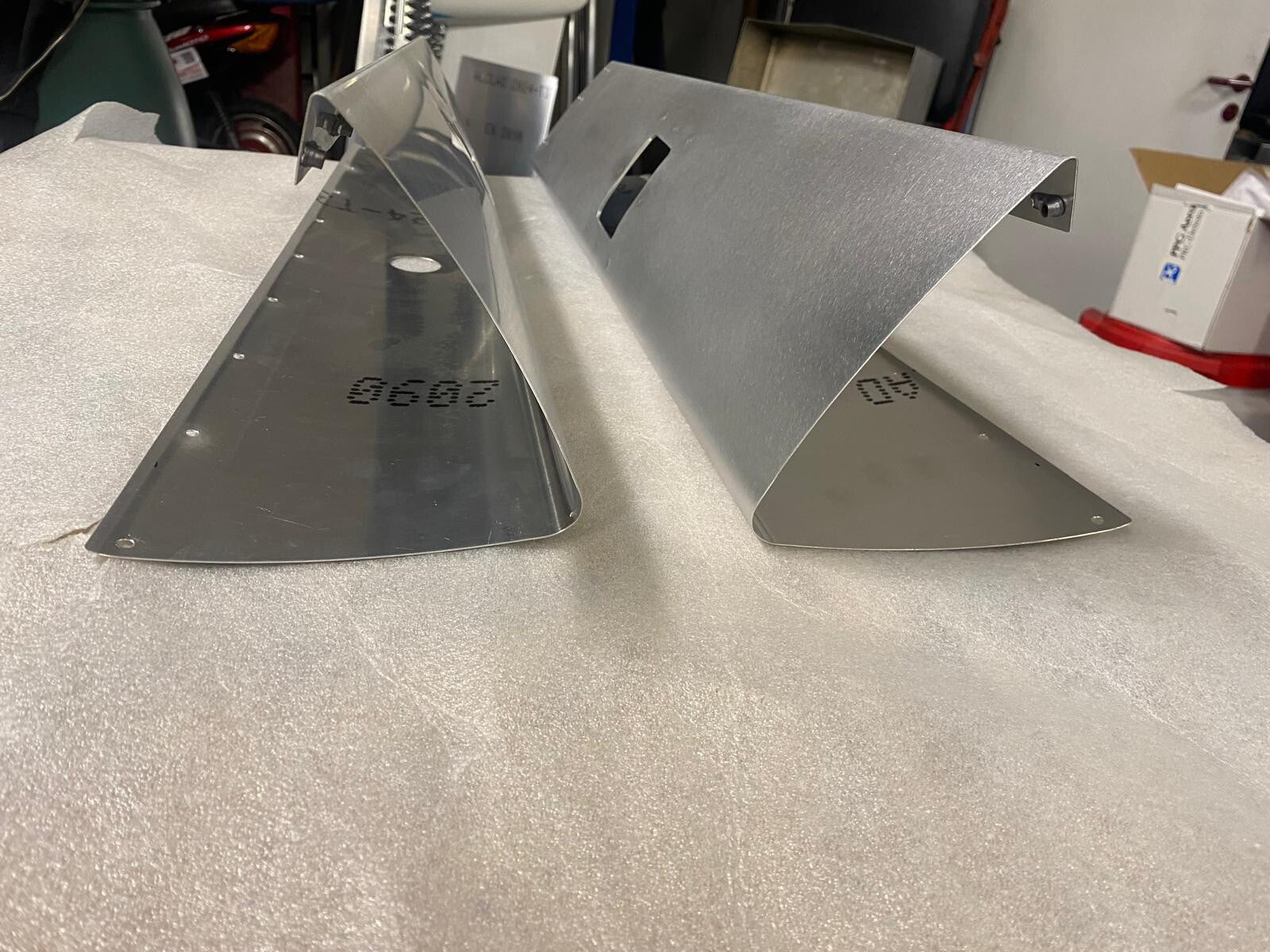 ✈️ Cessna 172 style Main Gear Leg Fairings SET ; PN: SVK0541193-7 ; SVK0541193-8