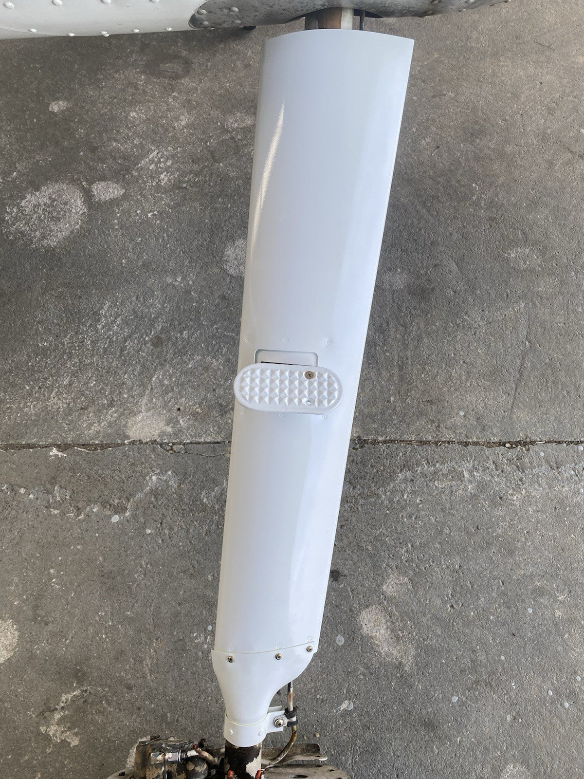 ✈️ Cessna 172 style Main Gear Leg Fairings SET ;PN: SVK0541193-7 ; SVK0541193-8