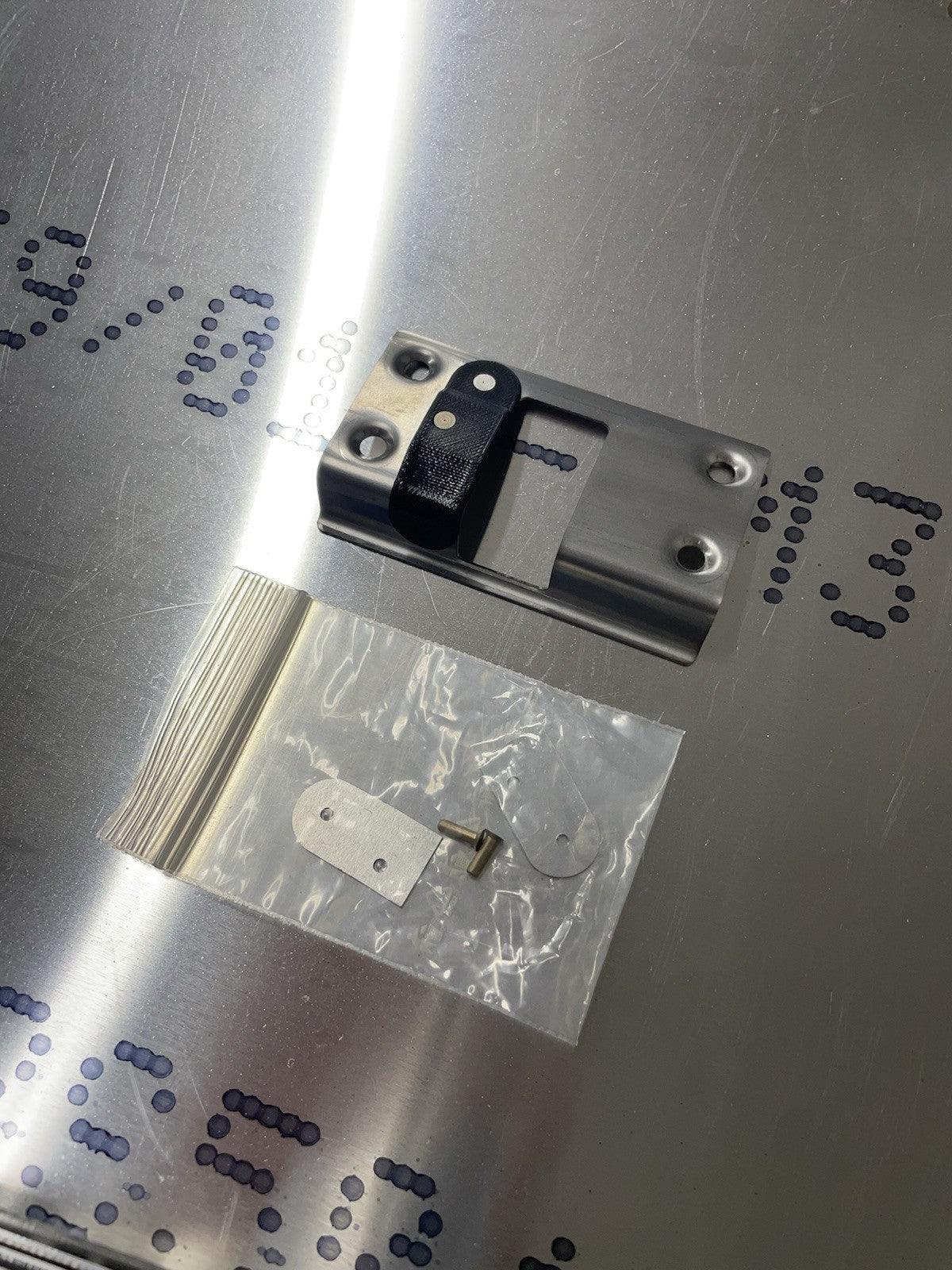 ✈️Cessna 182 style CABIN DOOR STRIKER PLATE LH/RH,PN:SVK1212144-1,SVK1212145-1